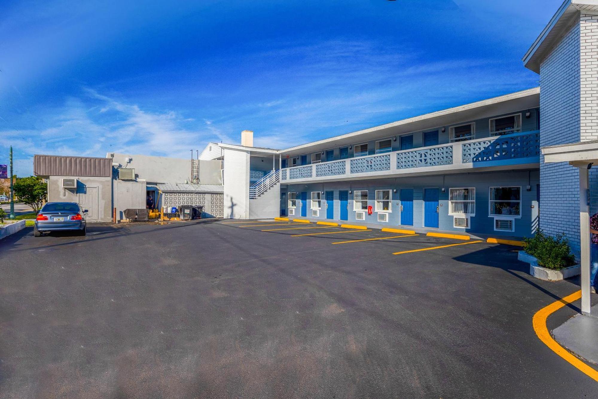 Sunrise Inn By Oyo Titusville Fl エクステリア 写真