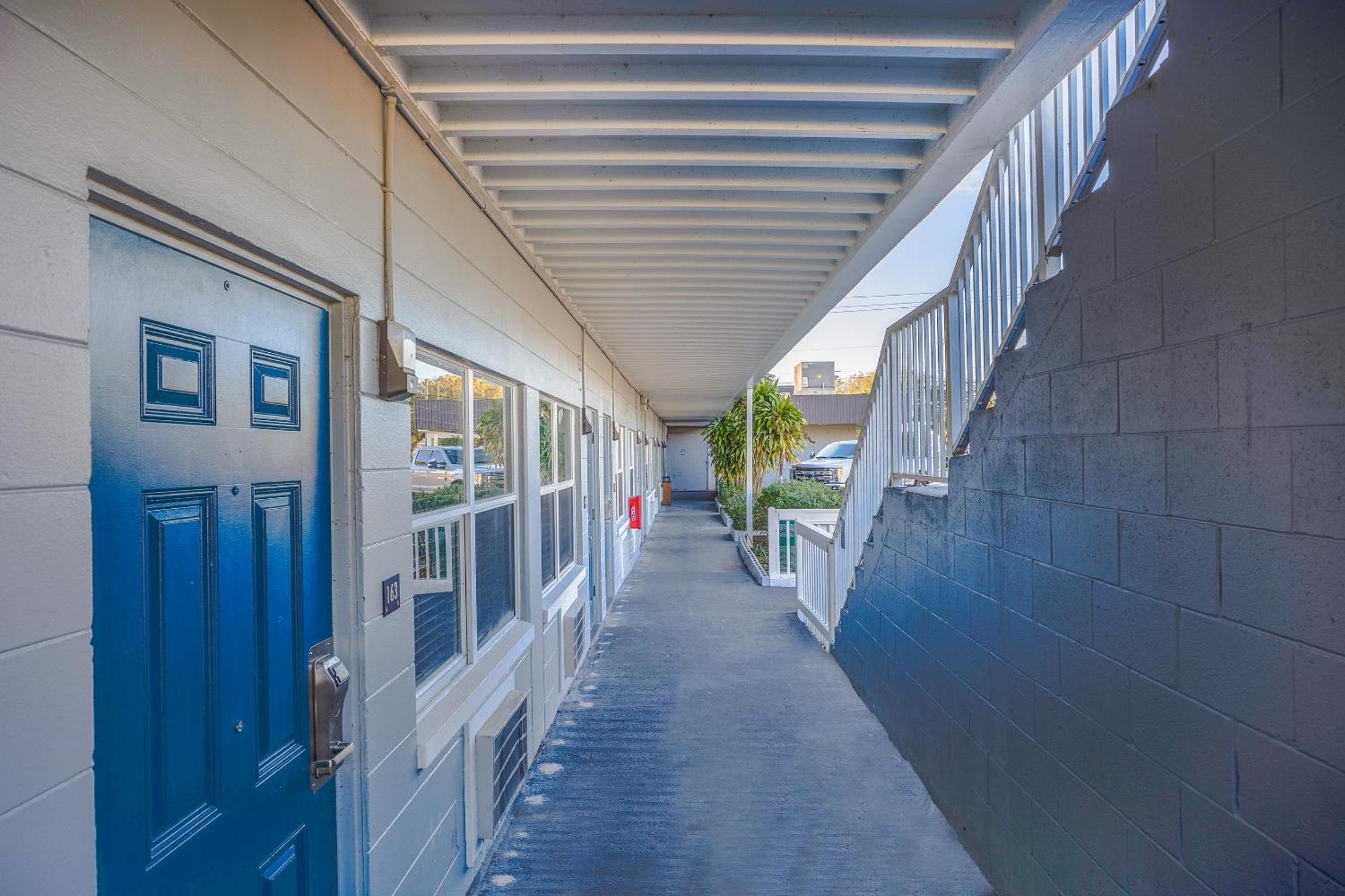 Sunrise Inn By Oyo Titusville Fl エクステリア 写真