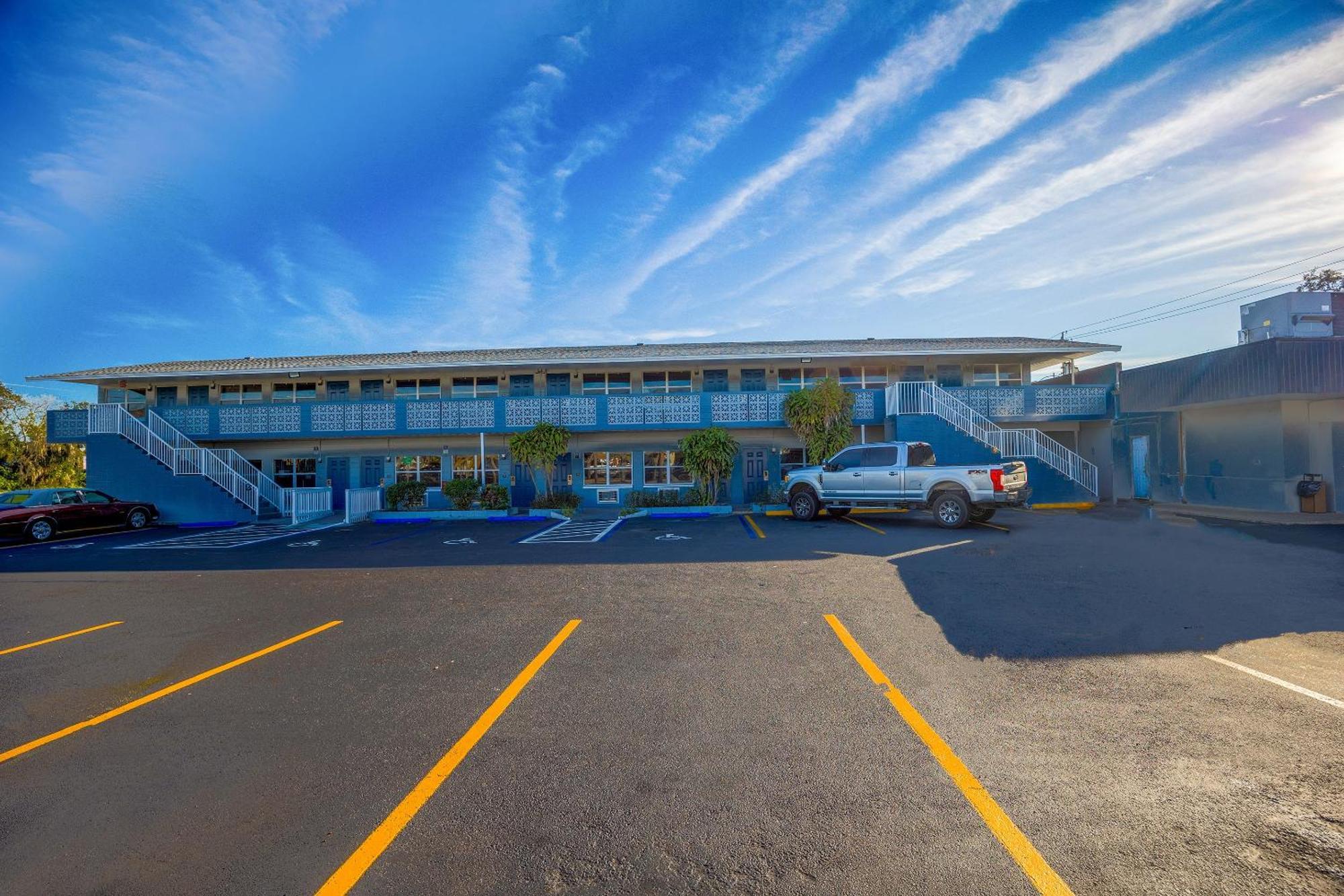 Sunrise Inn By Oyo Titusville Fl エクステリア 写真